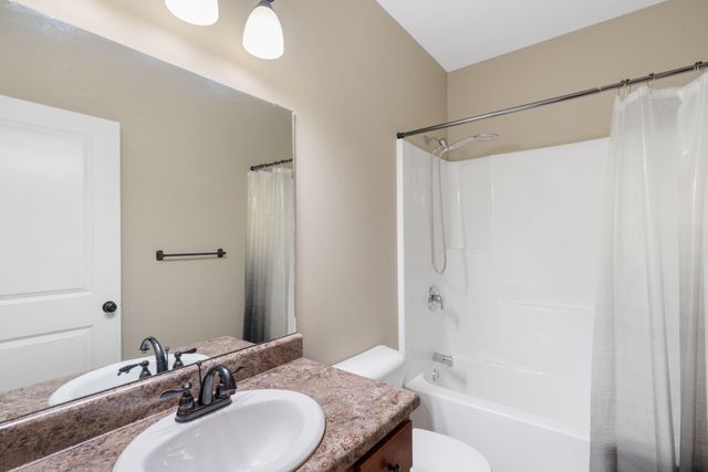 2058 HASTINGS RD, Jefferson City, MO 65109