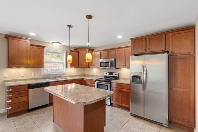 2058 HASTINGS RD, Jefferson City, MO 65109