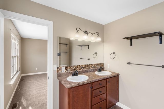 2058 HASTINGS RD, Jefferson City, MO 65109