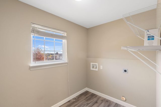 2058 HASTINGS RD, Jefferson City, MO 65109