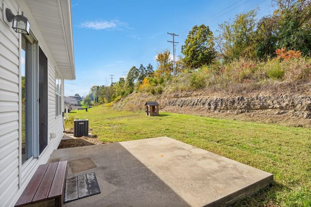 2058 HASTINGS RD, Jefferson City, MO 65109