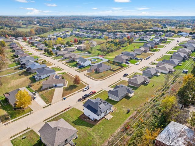 2058 HASTINGS RD, Jefferson City, MO 65109