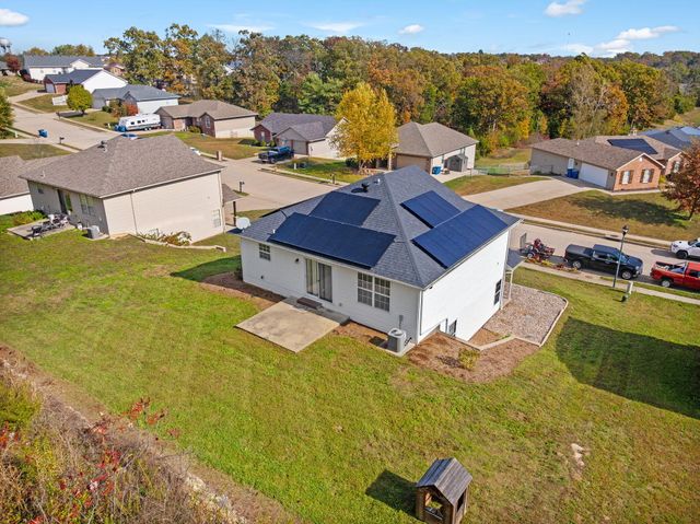 2058 HASTINGS RD, Jefferson City, MO 65109