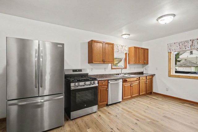 1157 Cook Avenue E, Saint Paul, MN 55106