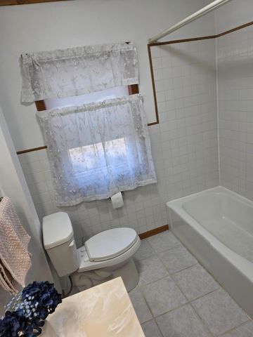 1157 Cook Avenue E, Saint Paul, MN 55106