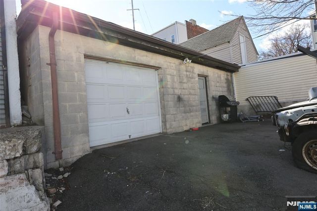 617 8th Street, Newark, NJ 07107