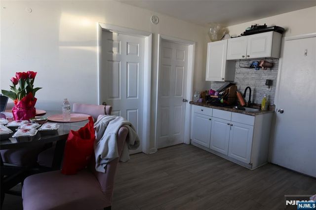 617 8th Street, Newark, NJ 07107