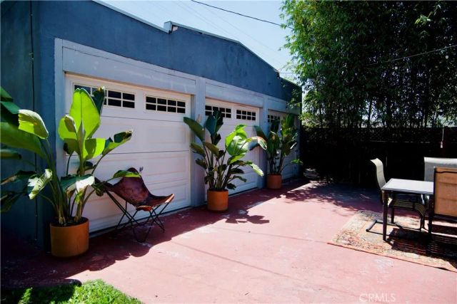 3034 Edgehill Drive, Los Angeles, CA 90018