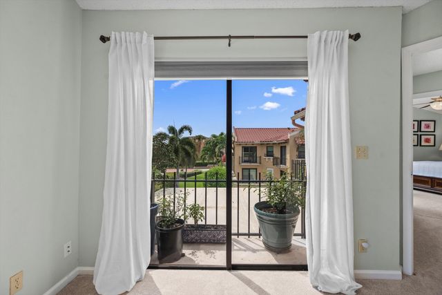 24 Uno Lago Drive, Juno Beach, FL 33408