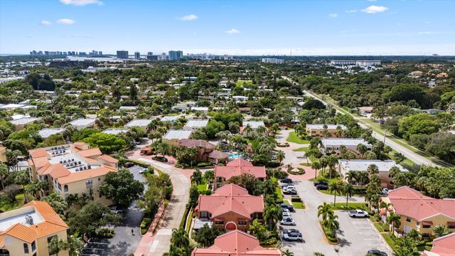 24 Uno Lago Drive, Juno Beach, FL 33408