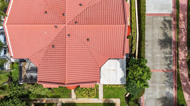 24 Uno Lago Drive, Juno Beach, FL 33408