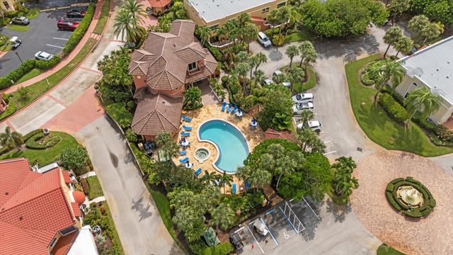 24 Uno Lago Drive, Juno Beach, FL 33408