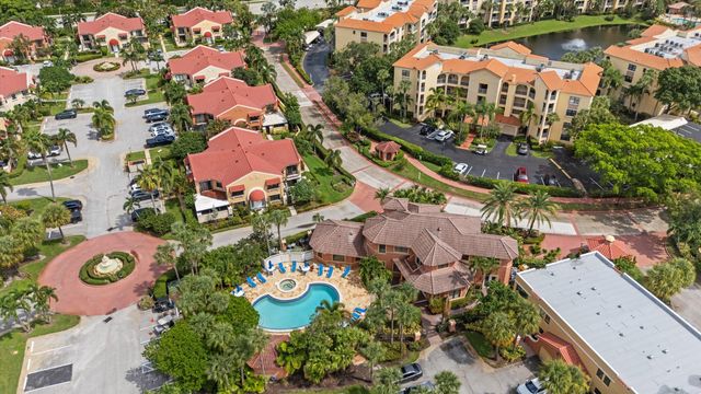 24 Uno Lago Drive, Juno Beach, FL 33408