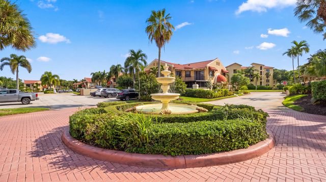 24 Uno Lago Drive, Juno Beach, FL 33408