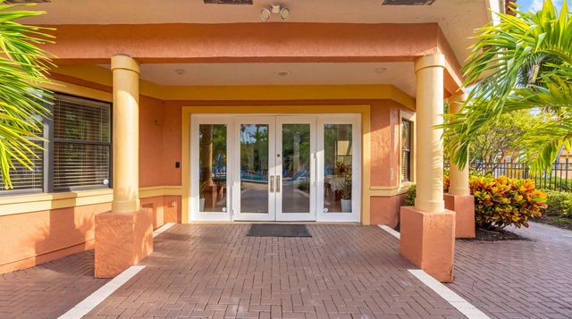 24 Uno Lago Drive, Juno Beach, FL 33408