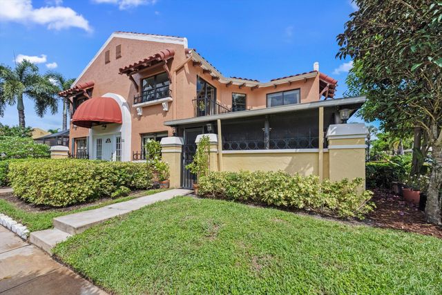 24 Uno Lago Drive, Juno Beach, FL 33408