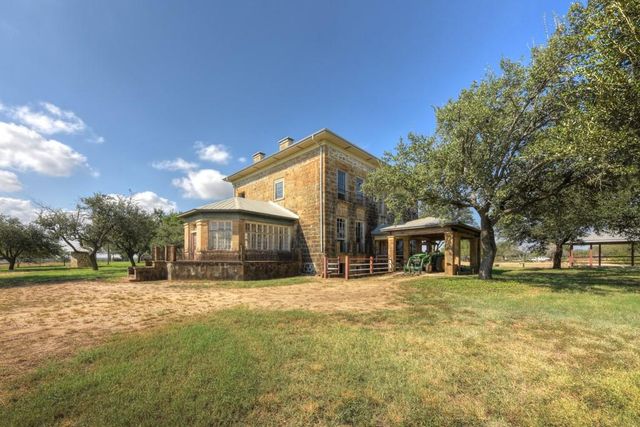 6887 Von Ormy Road, Von Ormy, TX 78073