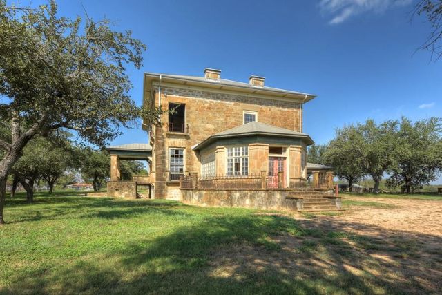 6887 Von Ormy Road, Von Ormy, TX 78073