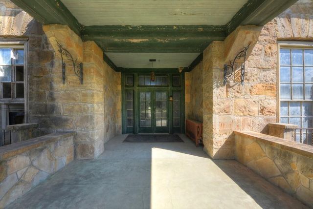 6887 Von Ormy Road, Von Ormy, TX 78073