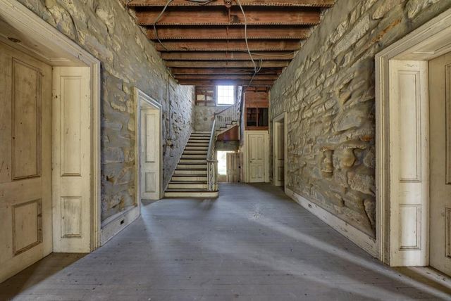 6887 Von Ormy Road, Von Ormy, TX 78073
