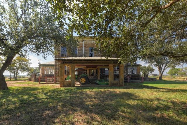 6887 Von Ormy Road, Von Ormy, TX 78073