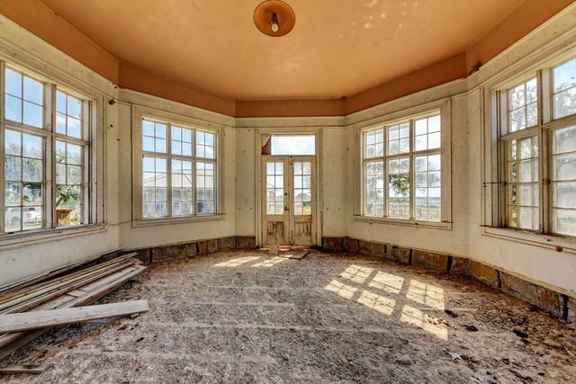 6887 Von Ormy Road, Von Ormy, TX 78073