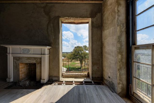 6887 Von Ormy Road, Von Ormy, TX 78073