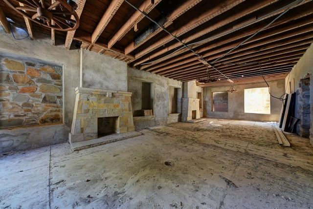 6887 Von Ormy Road, Von Ormy, TX 78073