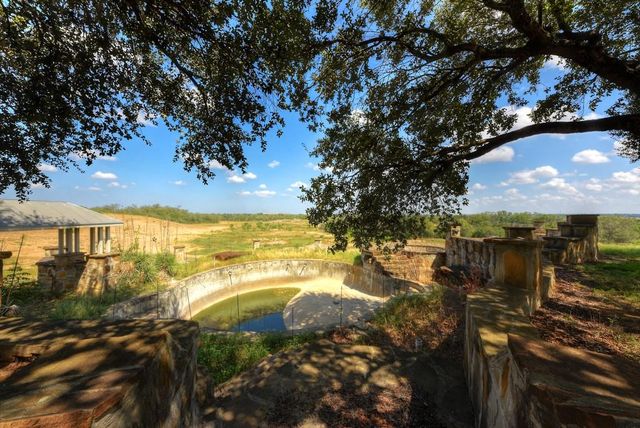 6887 Von Ormy Road, Von Ormy, TX 78073