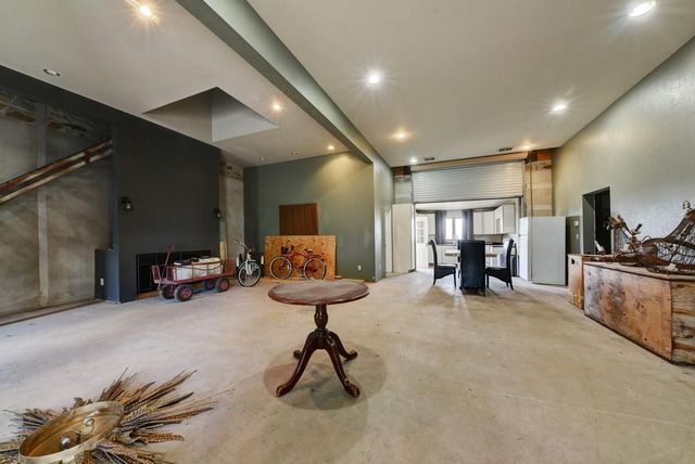 6887 Von Ormy Road, Von Ormy, TX 78073