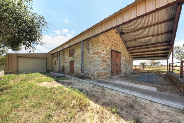 6887 Von Ormy Road, Von Ormy, TX 78073