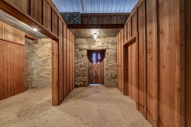6887 Von Ormy Road, Von Ormy, TX 78073