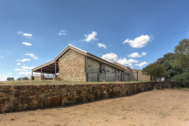 6887 Von Ormy Road, Von Ormy, TX 78073