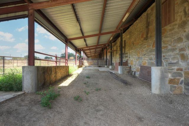 6887 Von Ormy Road, Von Ormy, TX 78073