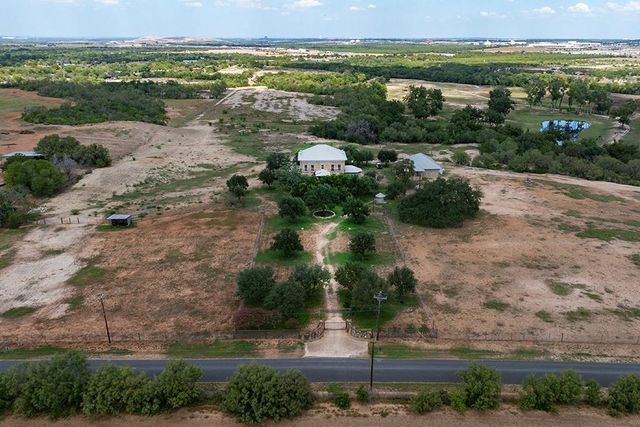 6887 Von Ormy Road, Von Ormy, TX 78073