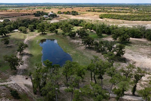 6887 Von Ormy Road, Von Ormy, TX 78073