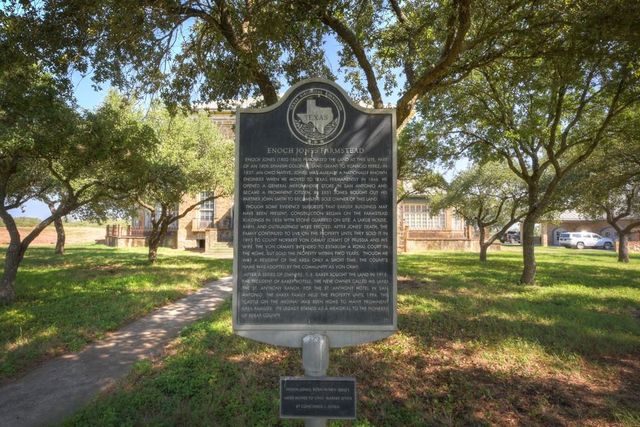 6887 Von Ormy Road, Von Ormy, TX 78073