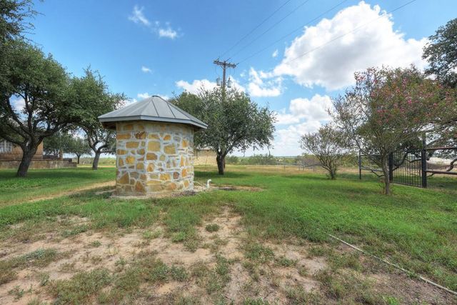 6887 Von Ormy Road, Von Ormy, TX 78073
