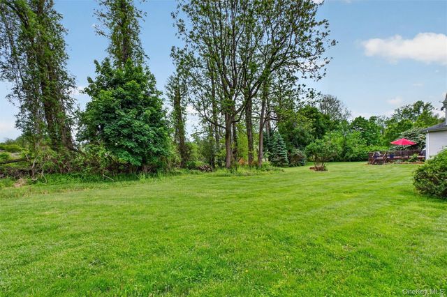 12 Loosestrife Drive, Hopewell Junction, NY 12533