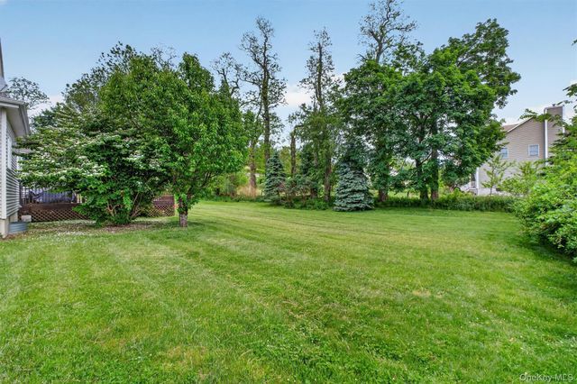 12 Loosestrife Drive, Hopewell Junction, NY 12533