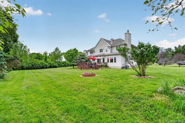 12 Loosestrife Drive, Hopewell Junction, NY 12533