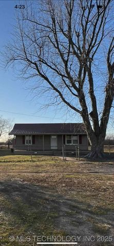 419000 E 1110 Road, Checotah, OK 74426