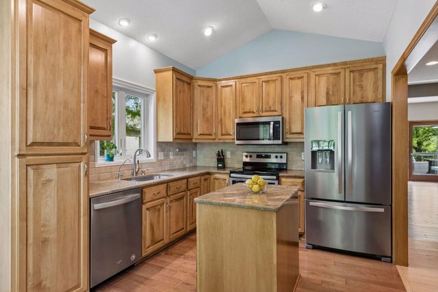 3930 Troy Lane N, Plymouth, MN 55446