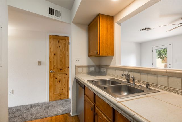 2210 Miguel Chavez 224, Santa Fe, NM 87505