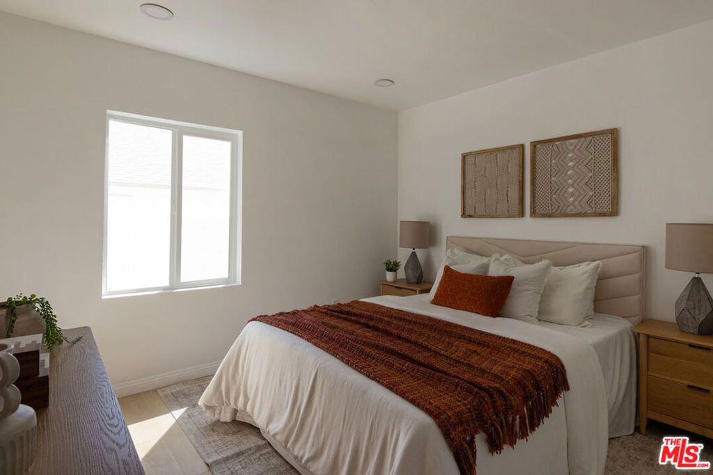 Image 12 of property listing at 1914 Bellevue Avenue, Los Angeles, CA 90026