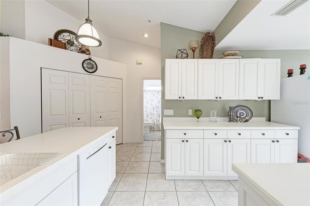 6821 FAIRVIEW TERRACE 6821, Bradenton, FL 34203