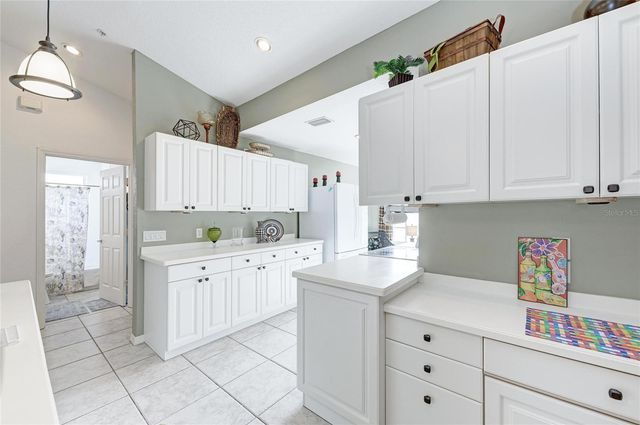 6821 FAIRVIEW TERRACE 6821, Bradenton, FL 34203