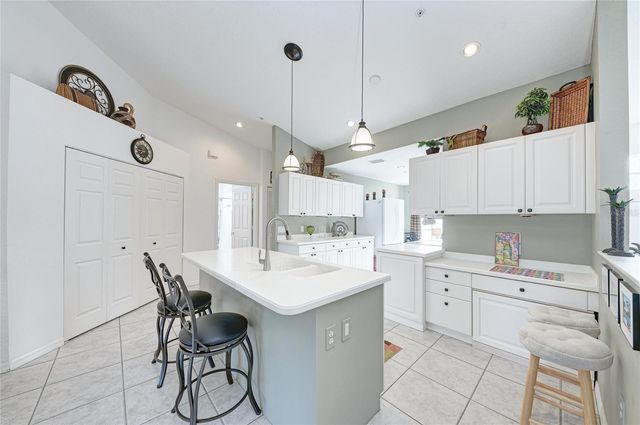 6821 FAIRVIEW TERRACE 6821, Bradenton, FL 34203