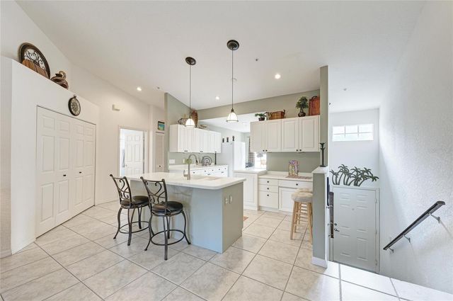 6821 FAIRVIEW TERRACE 6821, Bradenton, FL 34203