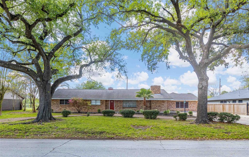 528 Beresford Street, Houston, TX 77015